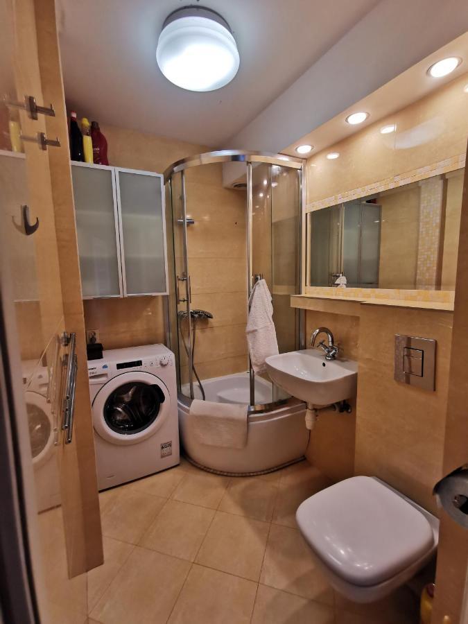 Broniewskiego Apartment กดัญสก์ ภายนอก รูปภาพ